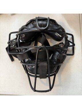 ProMark Baseball/Softball Catchers/Umpires Face Mask FMM10L Black GC